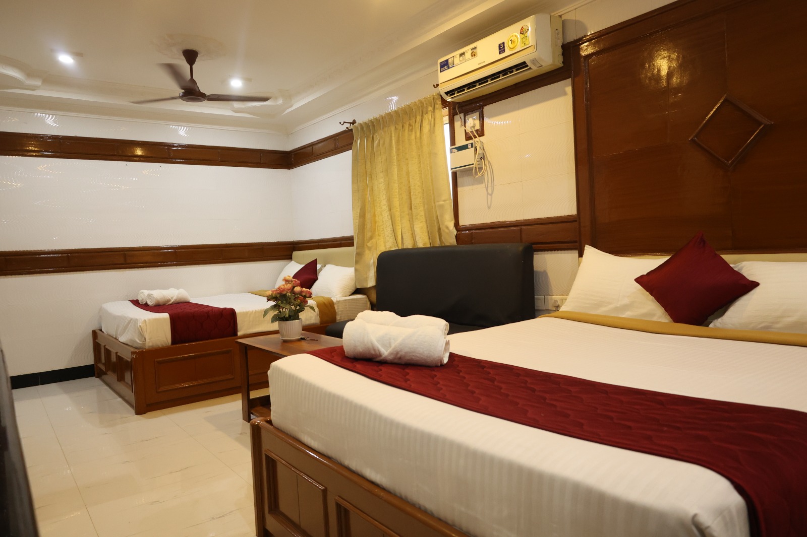 Luxury Rooms & Premium Stay in Dindigul Explore SVS Grand Hotel Rooms